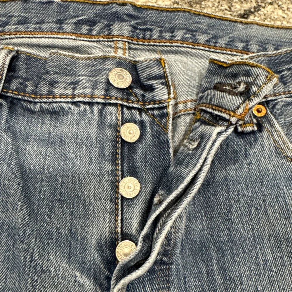 Levi's Jeans Mens 36x30 Blue 501 Straight Leg Button Fly‎ Denim Work Distressed